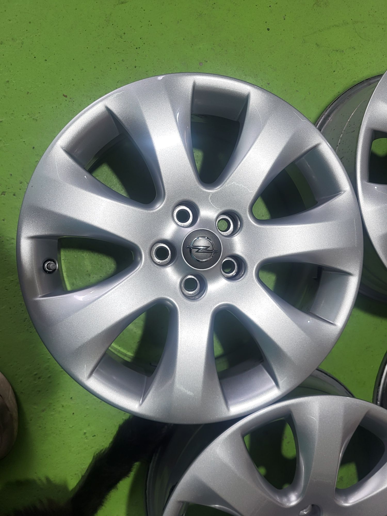 17 5x105 Opel лети джанти 5х105 опел