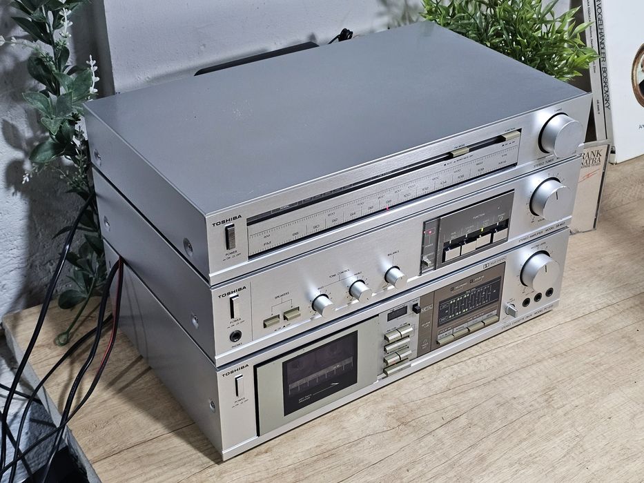 Linie audio TOSHIBA deck pc-g22, amplificator sb-m22, tuner st-u22