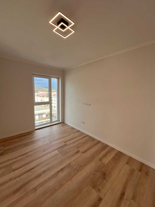 Dezvoltator vand apartament 3 camere , finisat ,Floresti str. Eroilor