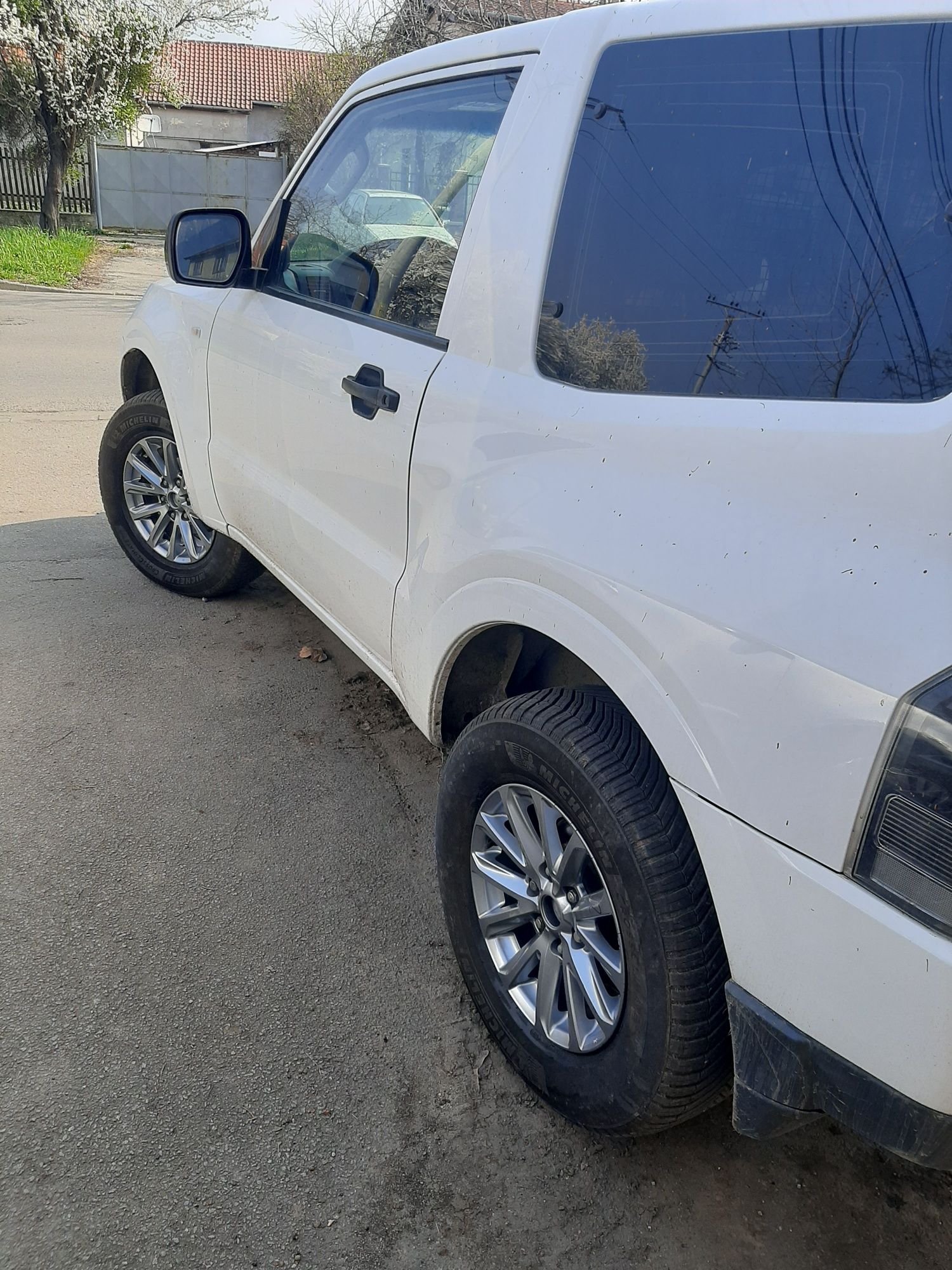 Mitsubishi pajero autoutilitară