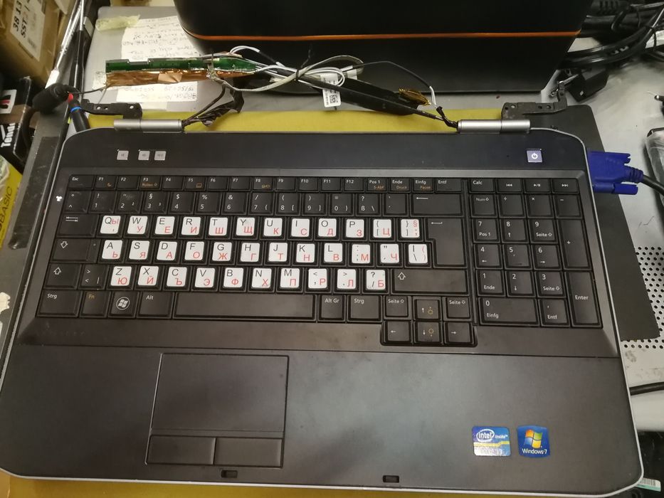 Продавам Latitude E5520, работещ, цял или на части.