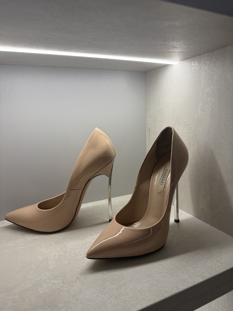 Casadei токчета нови