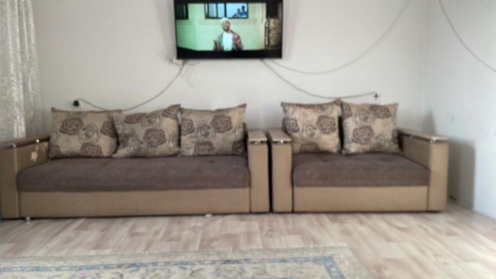 Диван в хорошем состояний