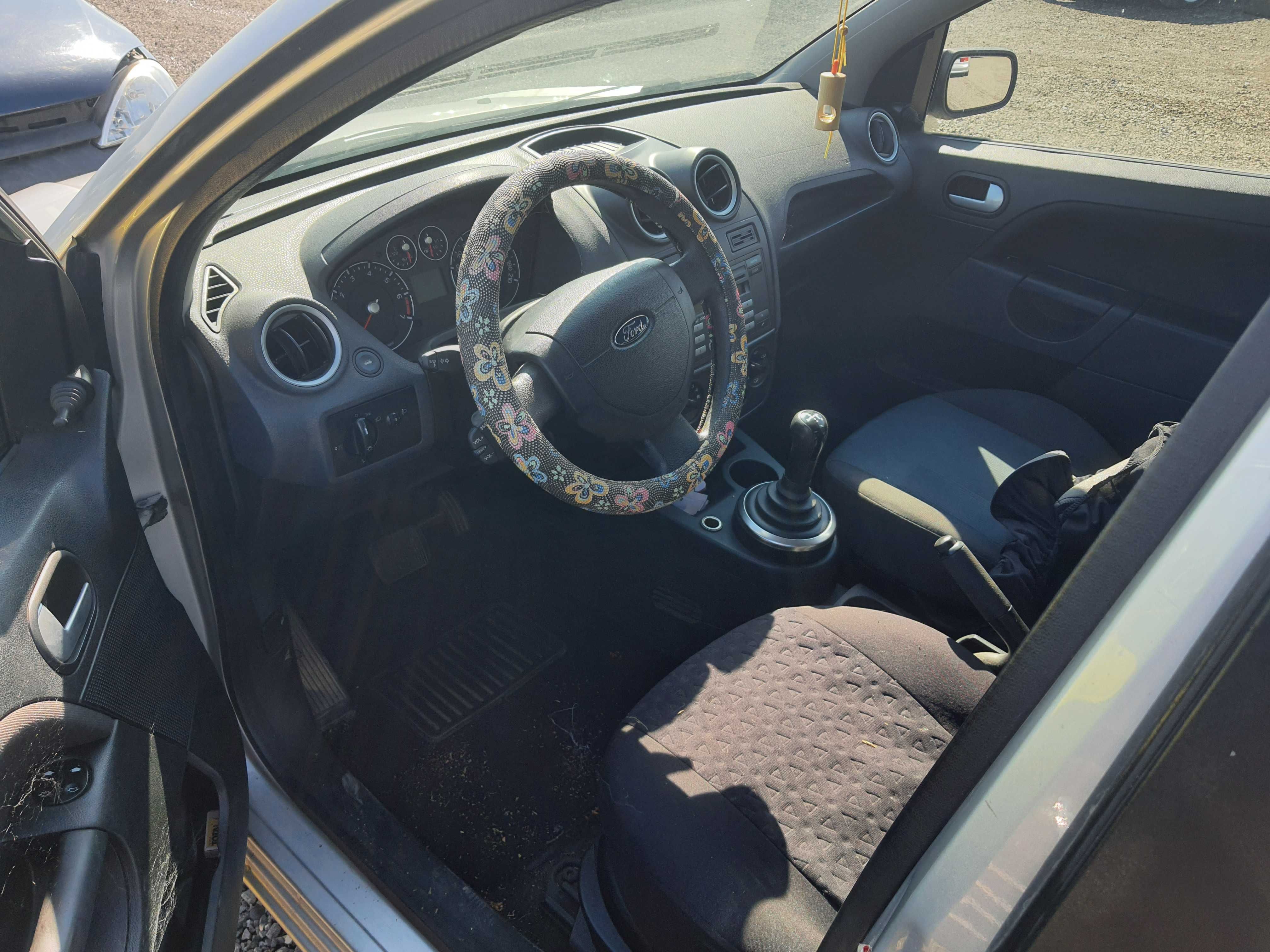 На части! Ford Fiesta 1.4