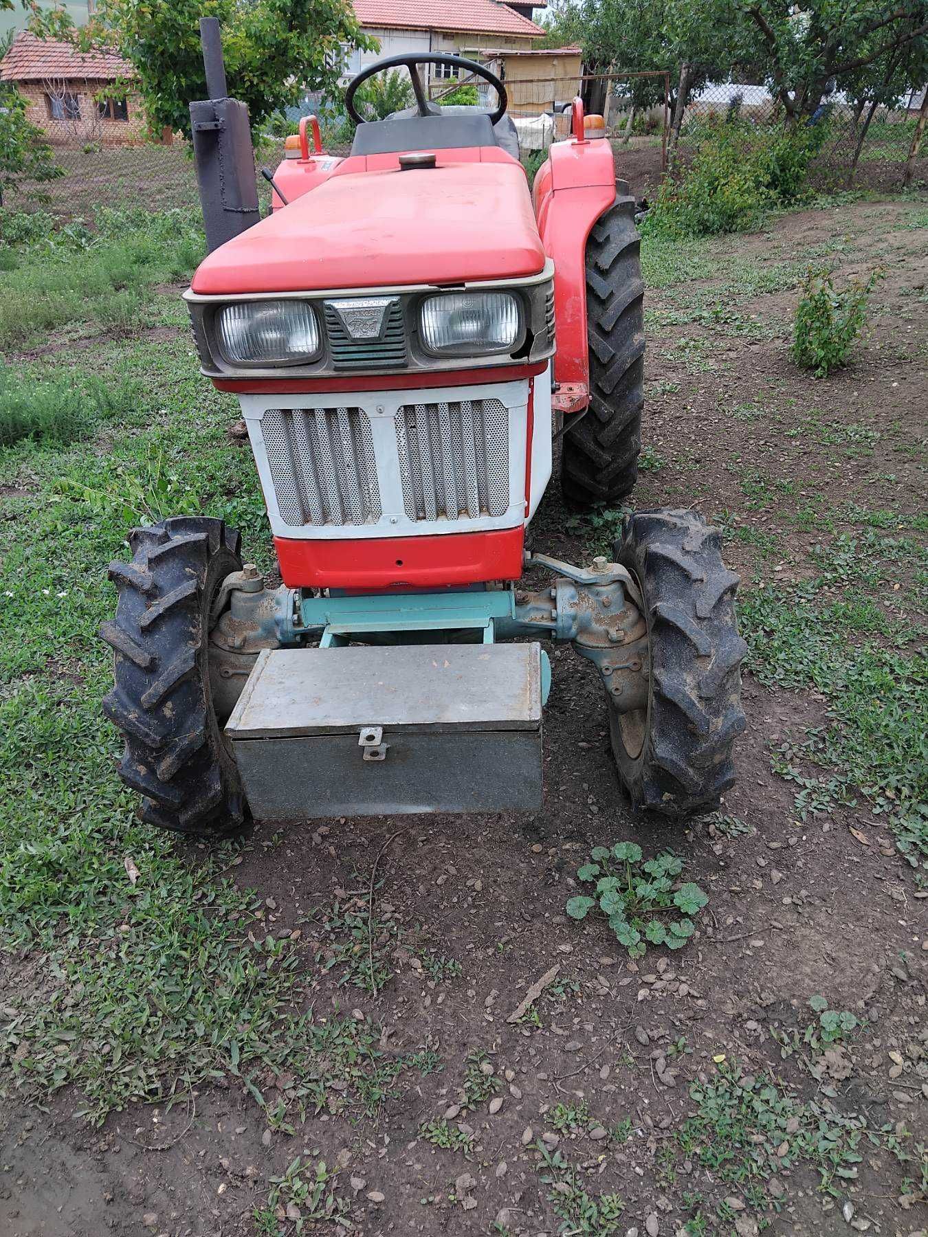 Продавам  трактор