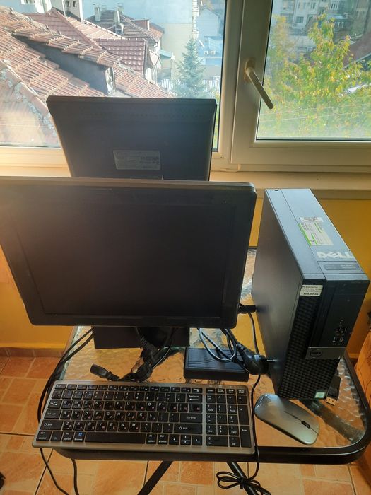 Продавам компютър  Dell