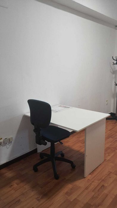 Birou de inchiriat 1 luna gratie