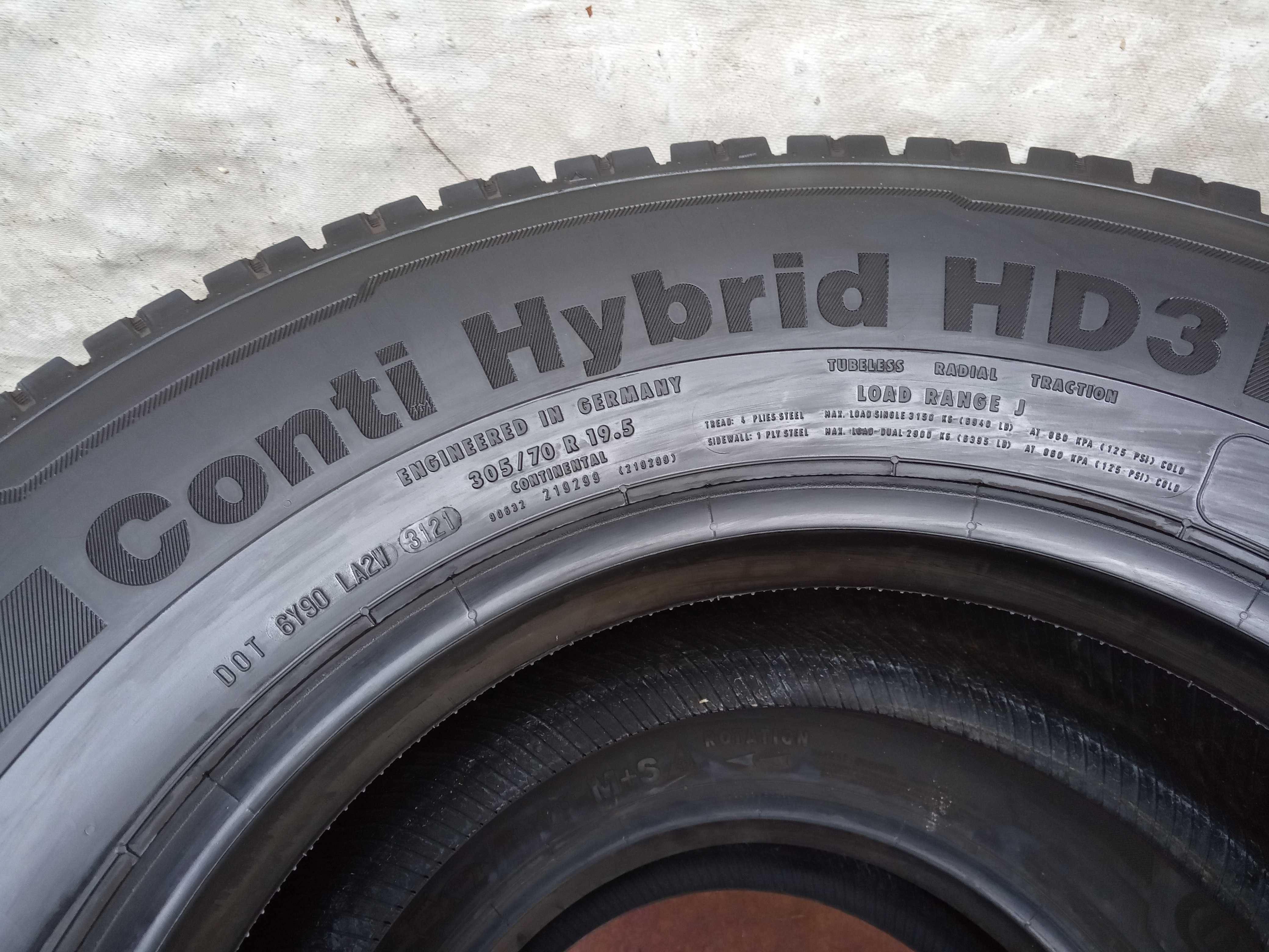 2 тежкотоварни гуми 305/70R19.5 Continental HybridHD3 148/145M DOT2021