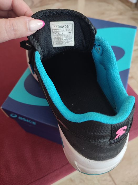 Дамски маратонки ASICS