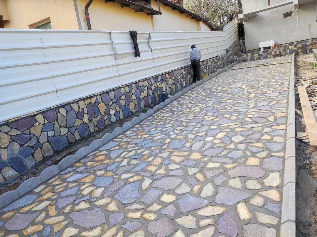Piatră naturala de munte și decorativa Gazon
