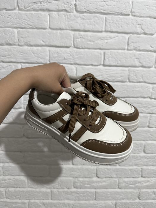 Кроссовка женский