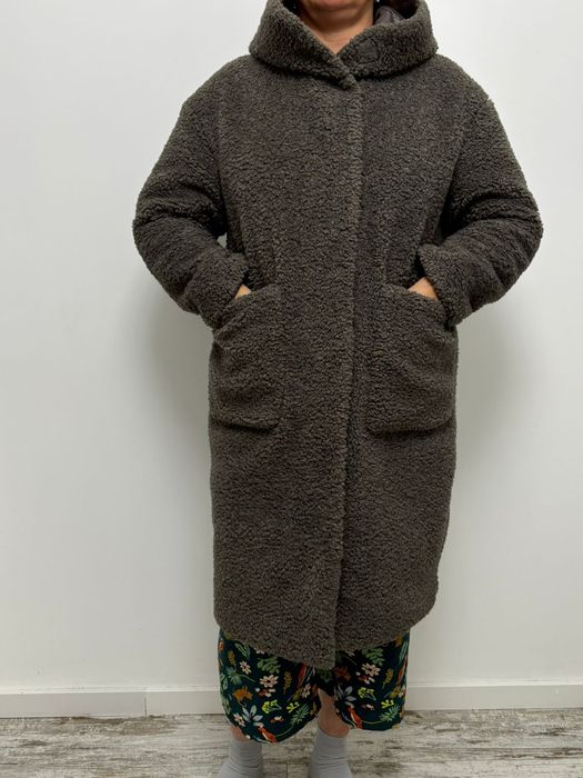 Продам зимние, двухсторонние пальто.