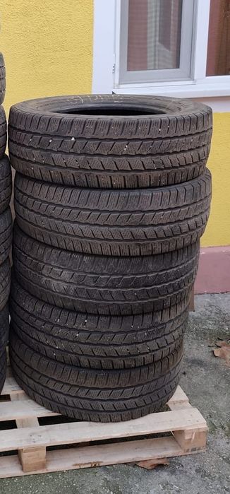 Vând anvelope Continental 225/65 R16C