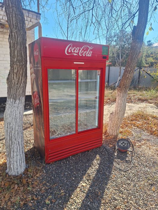 Продам холодильник Cola