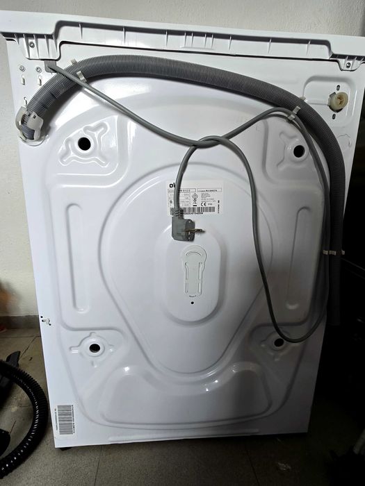 Немска пералня използвана е една година