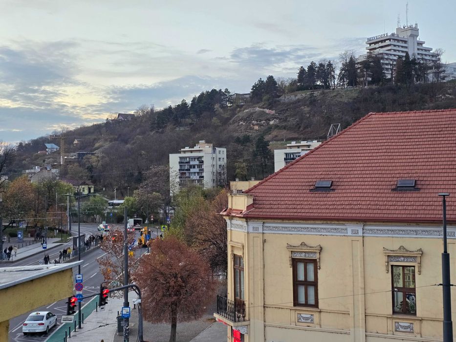 PF dau in chirie ap. 2 camere ULTRACENTRAL, 75 mp, str. Baritiu nr 29,