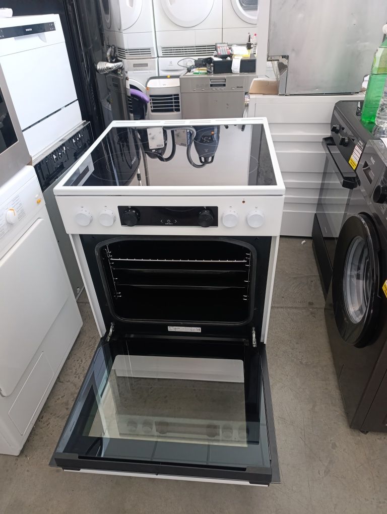 Фурна за вграждане Gorenje модел CEC6D71WB