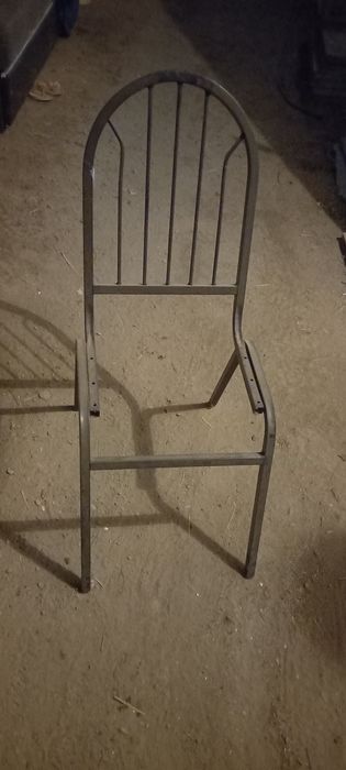Металлические стулья