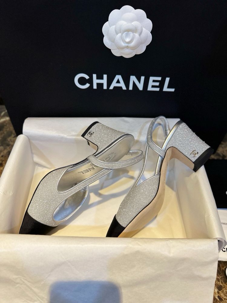 Pantofi Chanel