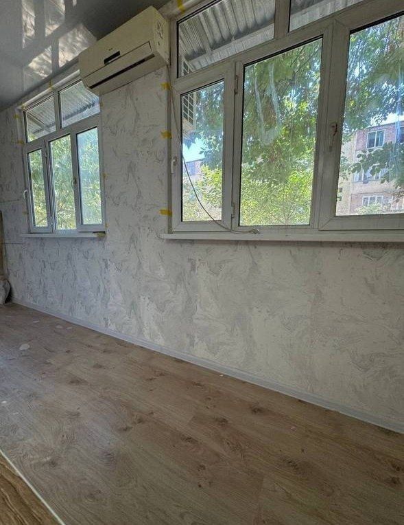 Продажа СРОЧНО Юнусобод 8 квартл 1'2 комнатная