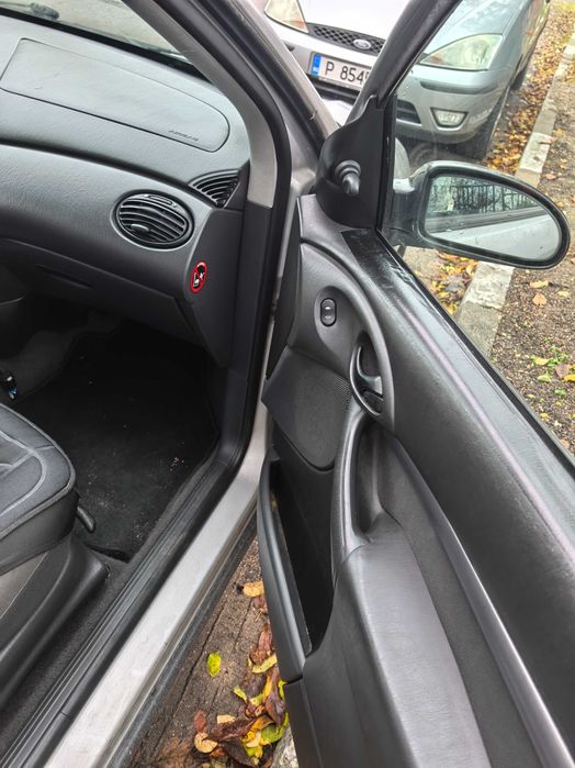 Продавам Форд фокус 1,6 в движение