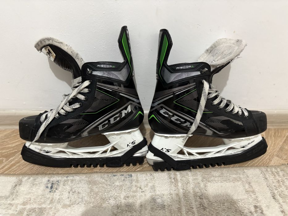 Коньки хоккейный CCM RIBCOR 86k SR.  Коньки роликовые S21 BAUER RS JR