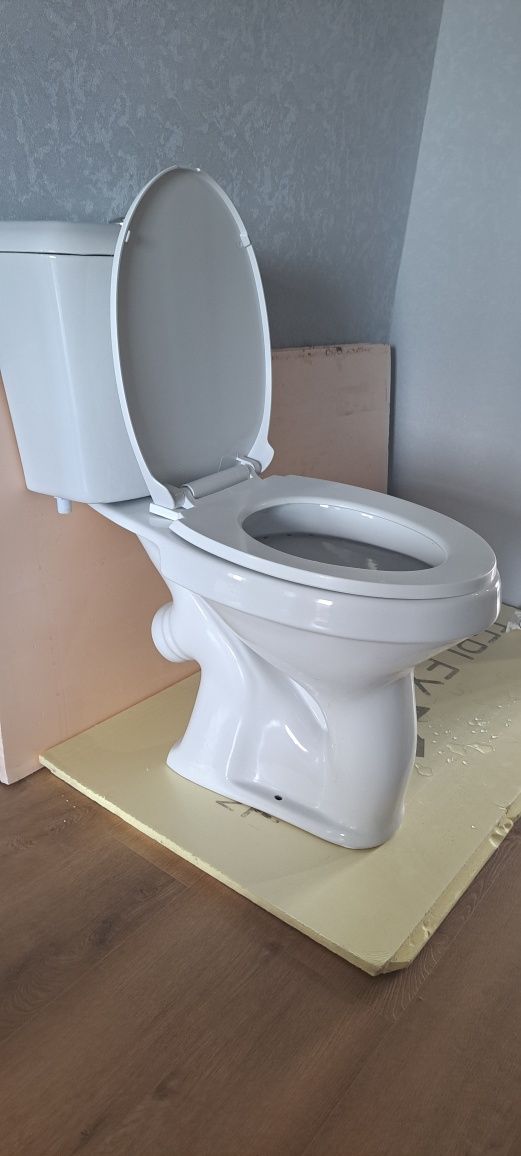 Продается отличный унитаз
