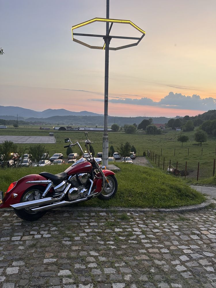 Vans Honda VTX 1300S