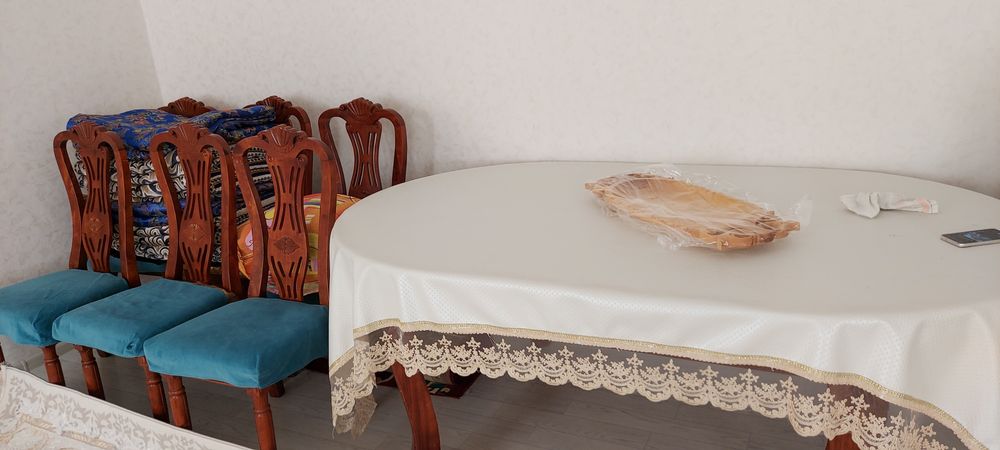 Продам стол и стулья 12 шт, цена договорная