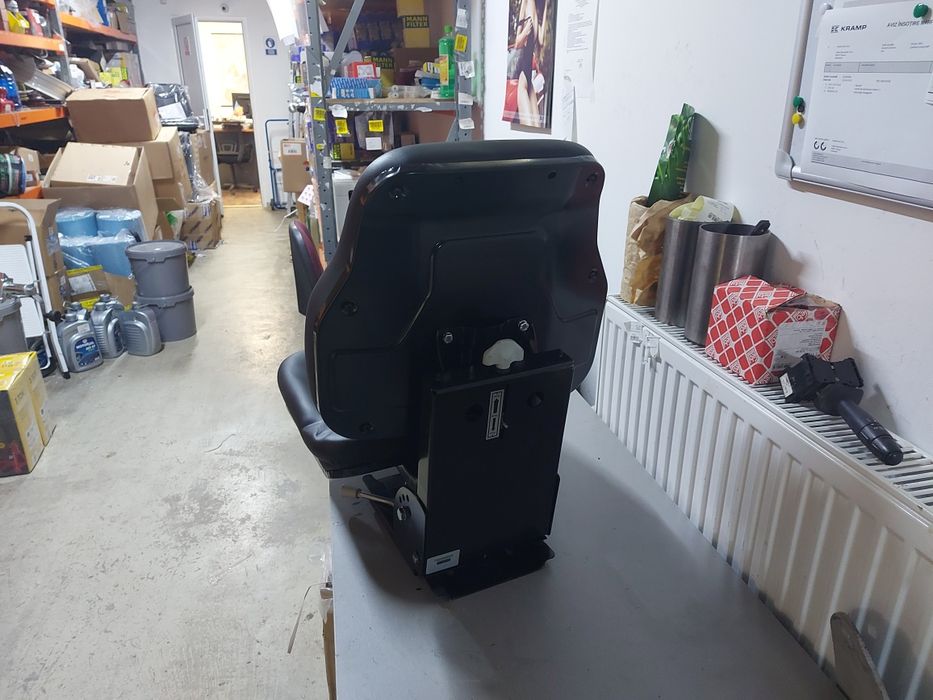 Scaun tractor suspensie mecanica, import Germania