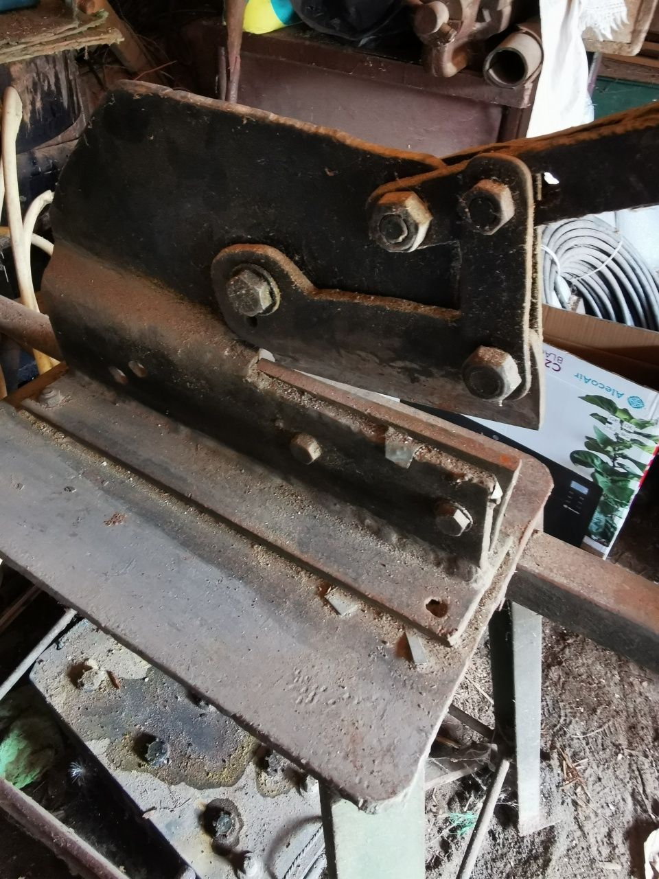 vand ghilotina de taiat tabla taie si tabla mai groasa