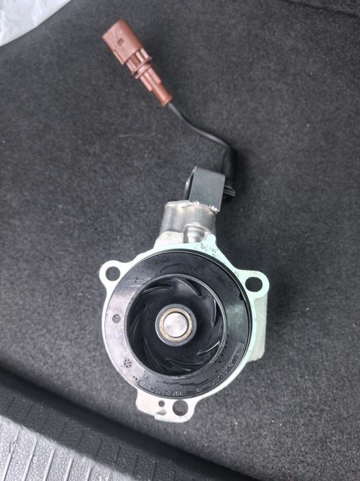 Водна помпа за 1.6tdi vw, audi, skoda