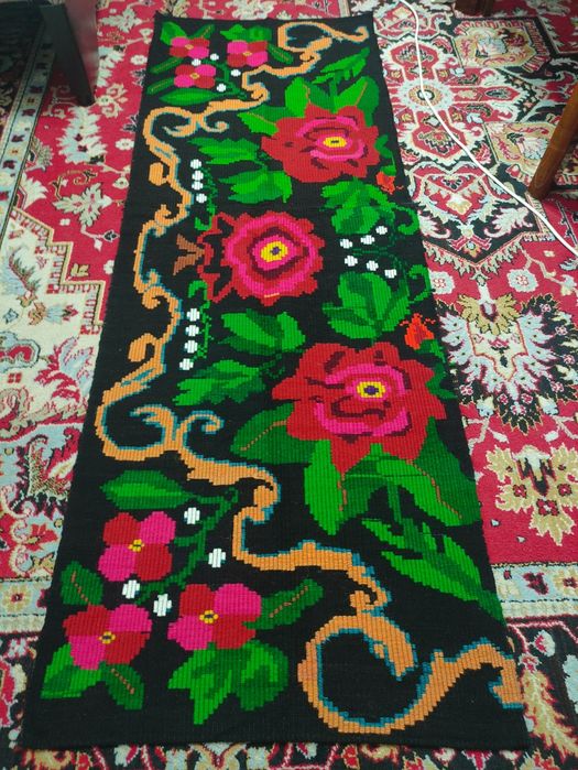 Vând draperii/ perdele model vechi pentru ușa și geam