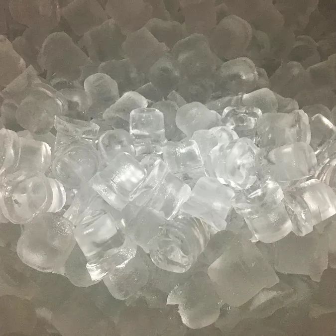 Лёд,лед пищевой лед для баров ресторанов  кубик доставка льда