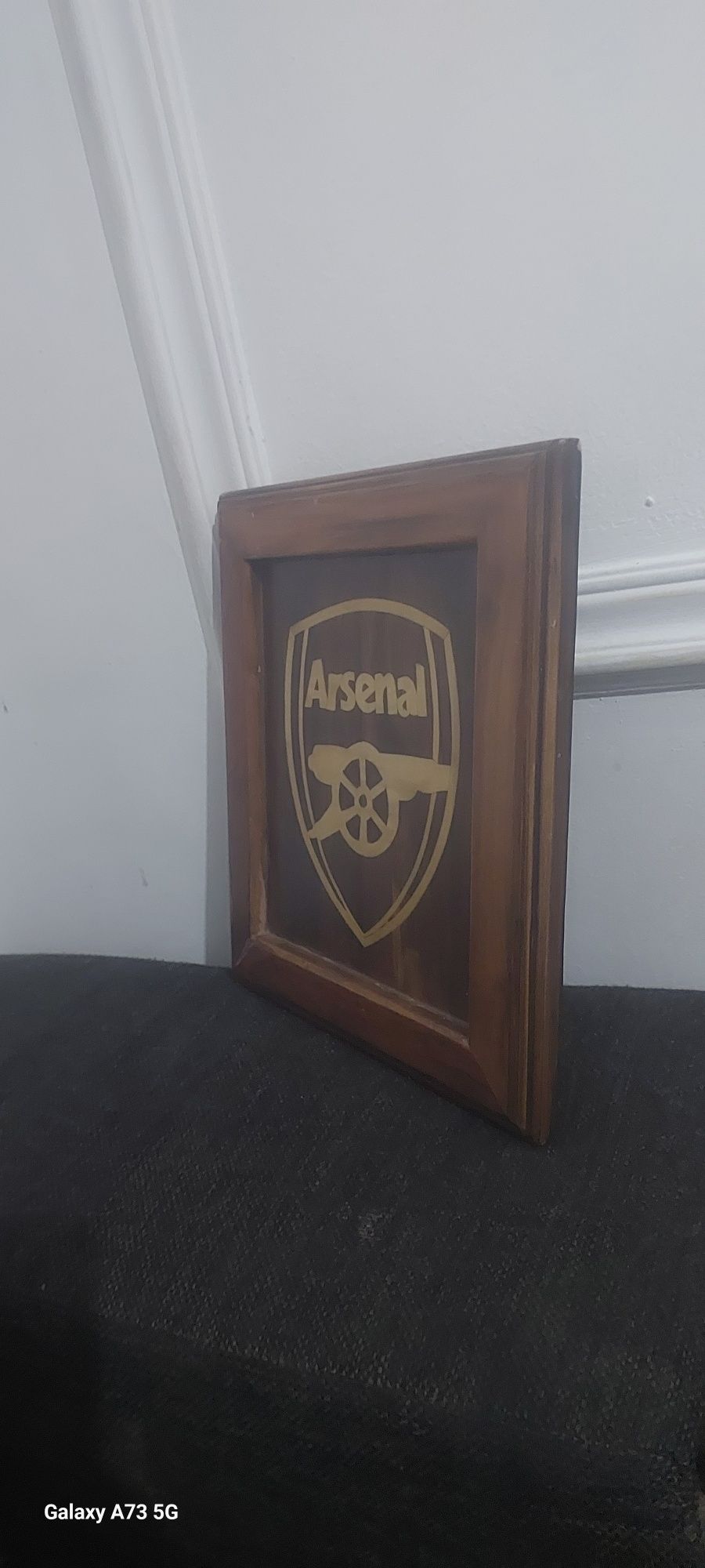 Arsenal futbol klubini emblemasi sotiladi