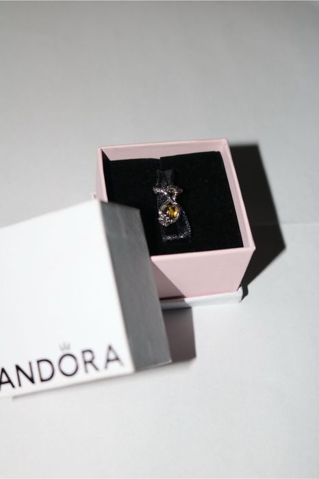 Продаю Pandora.
