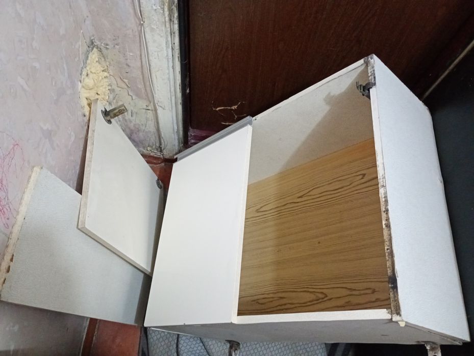 Шкафчик кухонный навесной, светлый