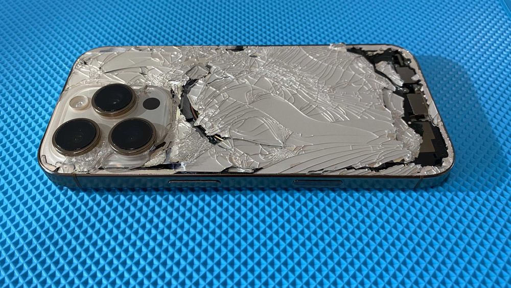 Ремонт iPhone/iPad/Macbook