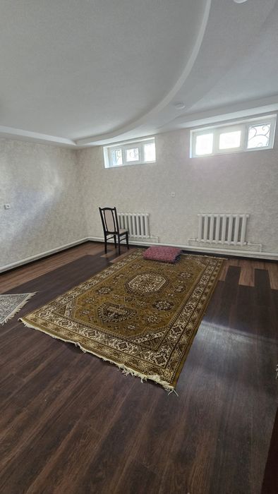 Ibn Sino Taxta bozor yonida 3.3 sotix 8 ta xona Tayyor remont