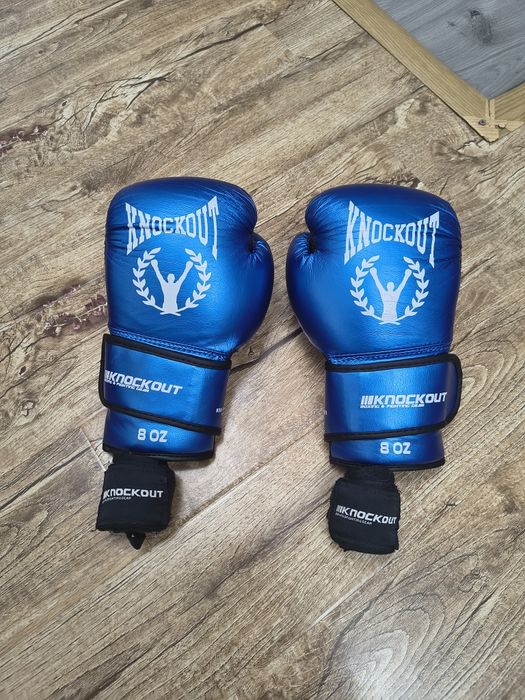Mănuși și tibiere knockout