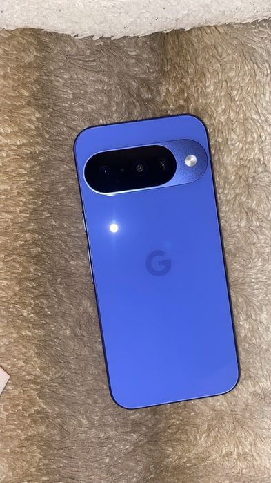 Google pixel 10 blue