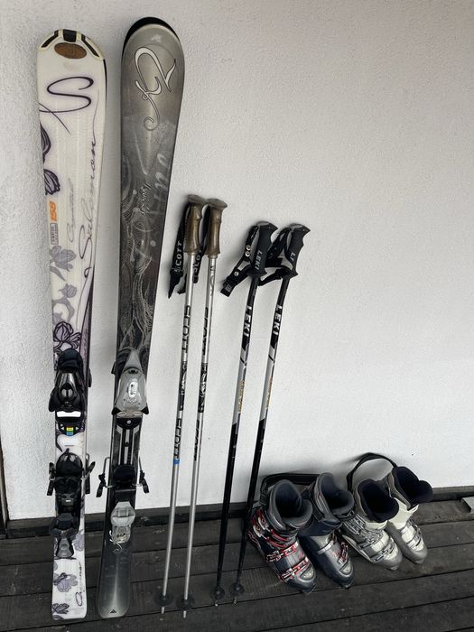 Ски, ски обувки у щеки