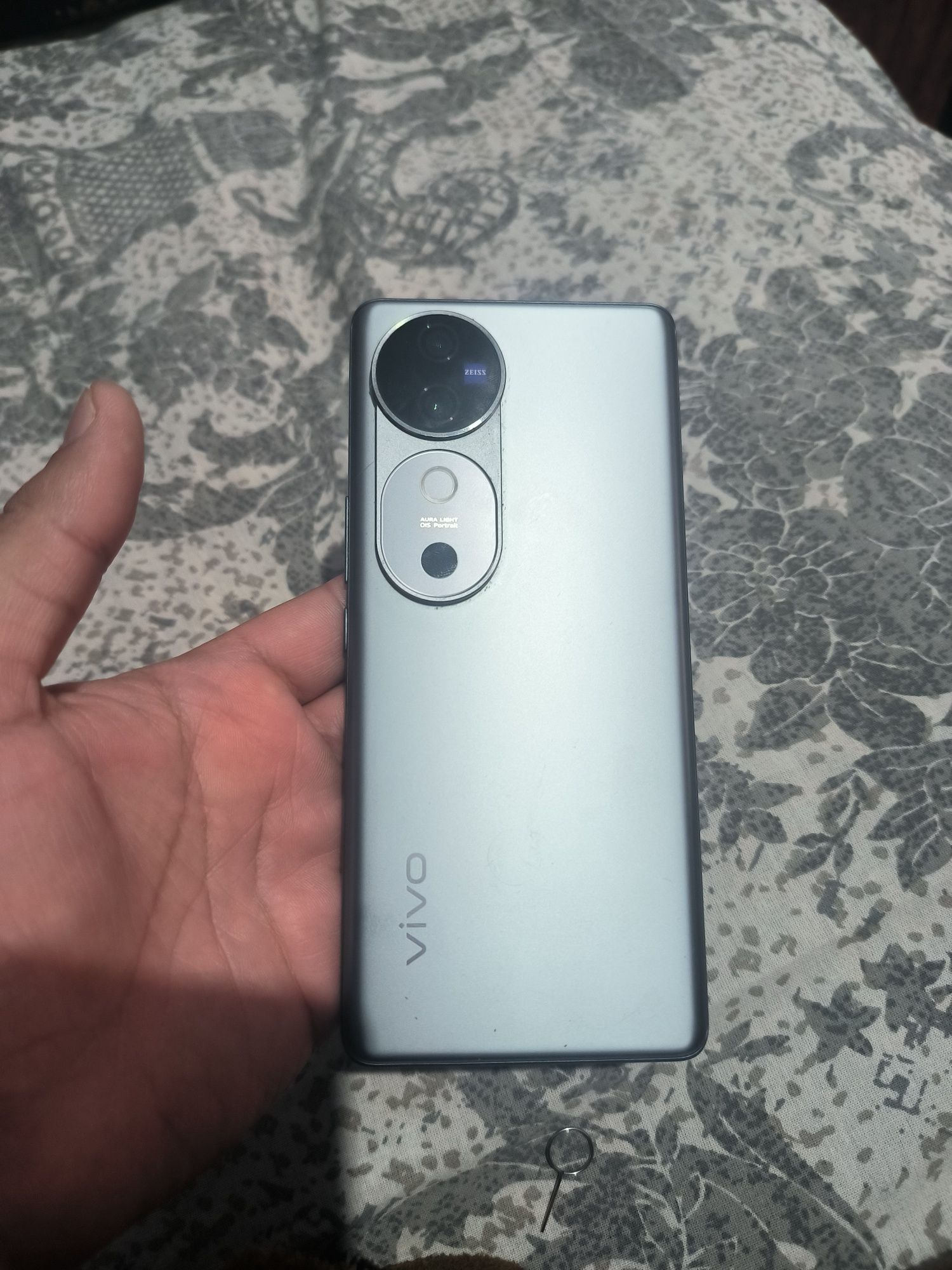 Vivo v40 5G 12+12 256 GB