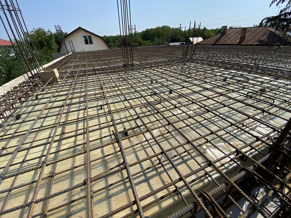 Construim case la rosu cat si la cheie