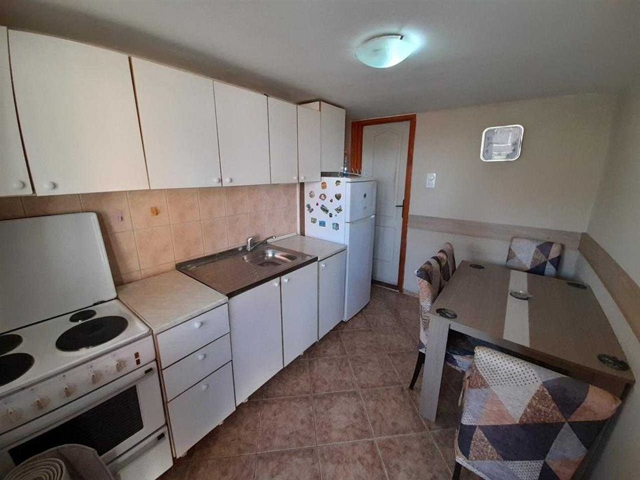 Дава се под наем Тристаен апартамент в Пловдив, Остромила - 41 кв.м за 193.8 € - Снимка #1