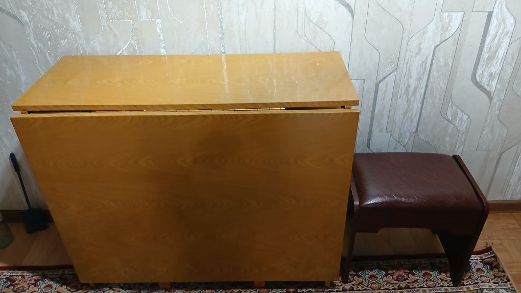 Продаётся стол тумба
