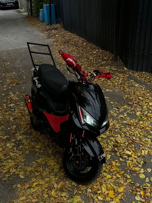 Продам скутор М 8