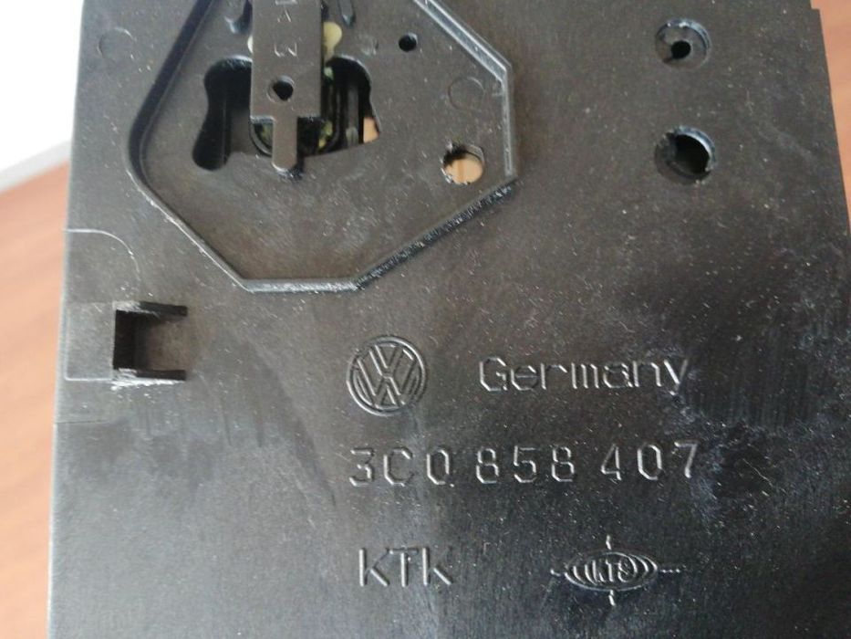 Sertare/buzunare bord vw Passat b6 de europa volan normal perfect func