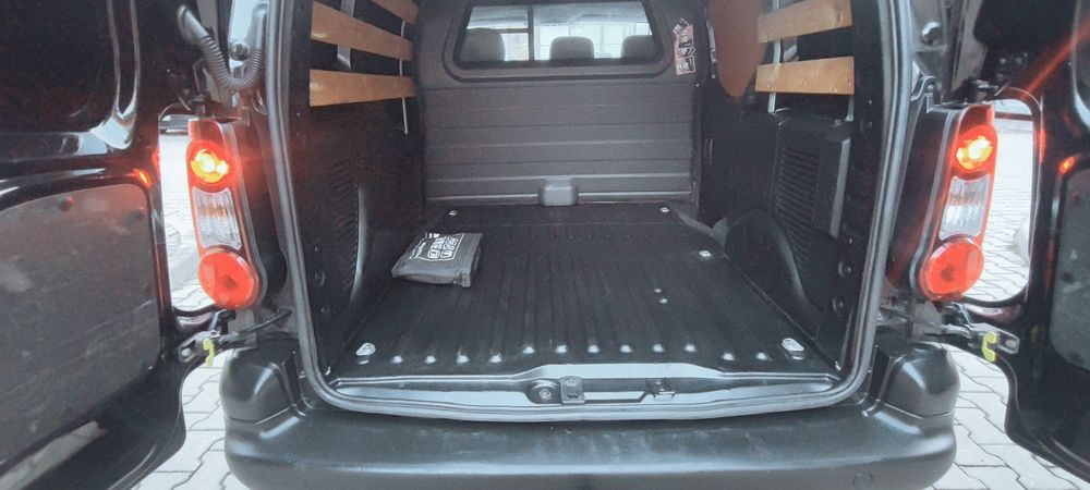 Peugeot partner 1.6 hdi/ 90 cp/2013/3 locuri+ loc narfa