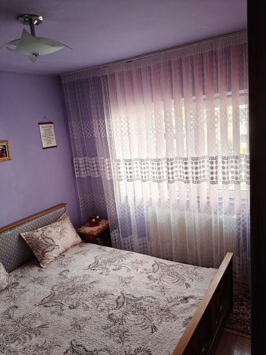Vând apartament  cu 3 camere